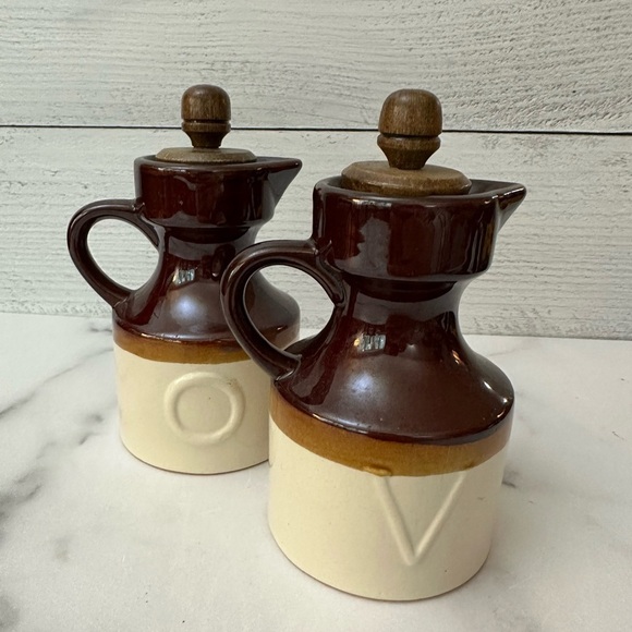 Pair of two tone ceramic stoneware oil and vinegar cruets jar with cork lids - Picture 4 of 6